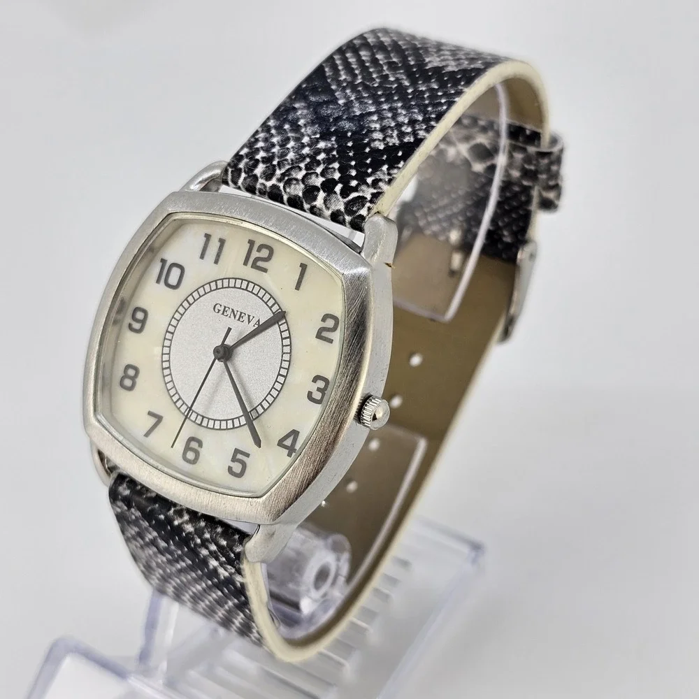 37MM Women's‎ Analog Watch Cream Dial Snake Print Faux Leather Bands NEW Battery